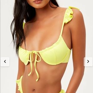 BNWT Frankies Bikinis birdie ruffle bikini top